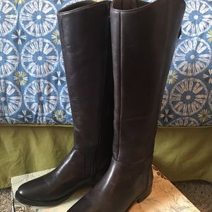 New Arturo Chiang Boots